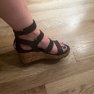 Like new Sorel wedge sandals